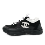 Runner Black White