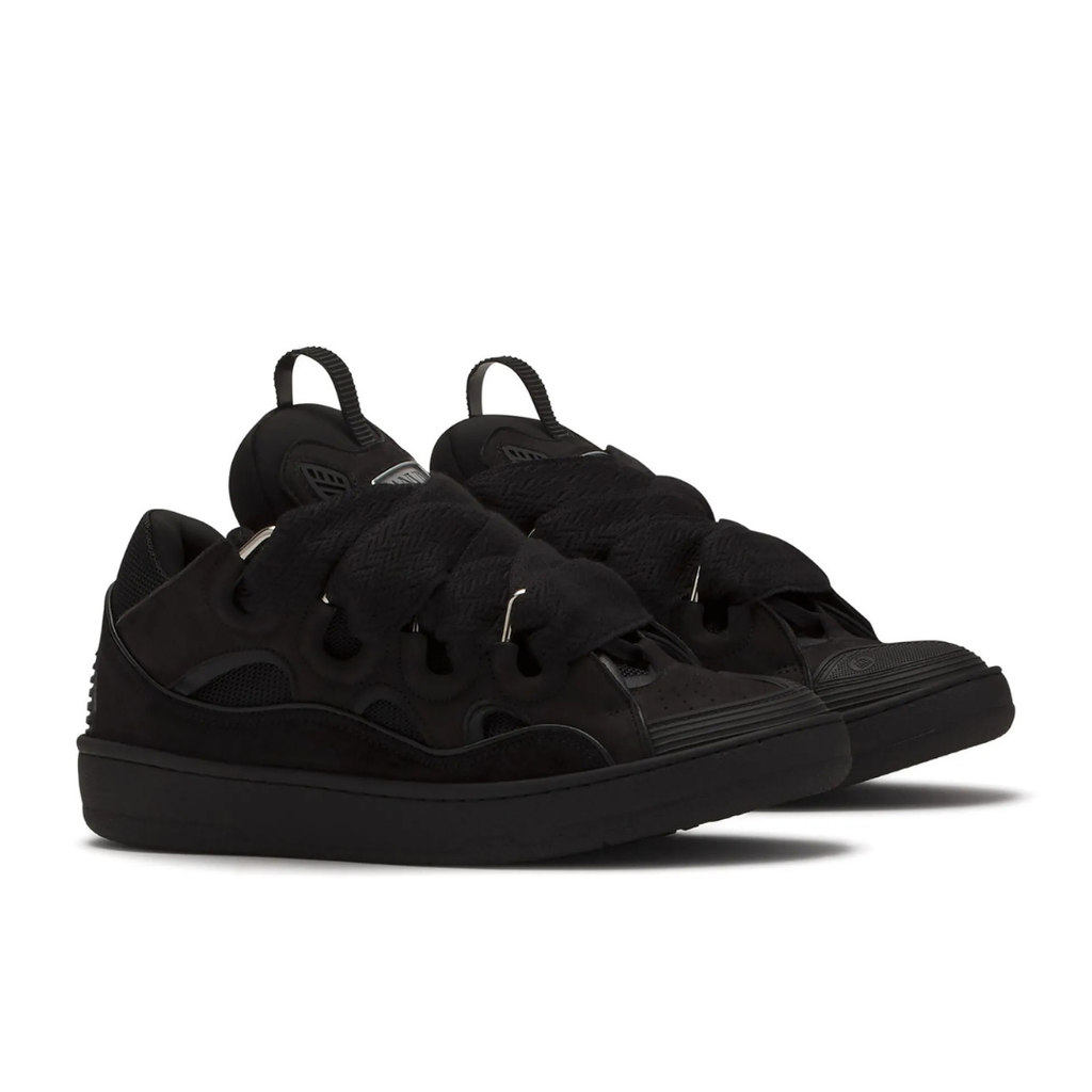 Curb Triple Black