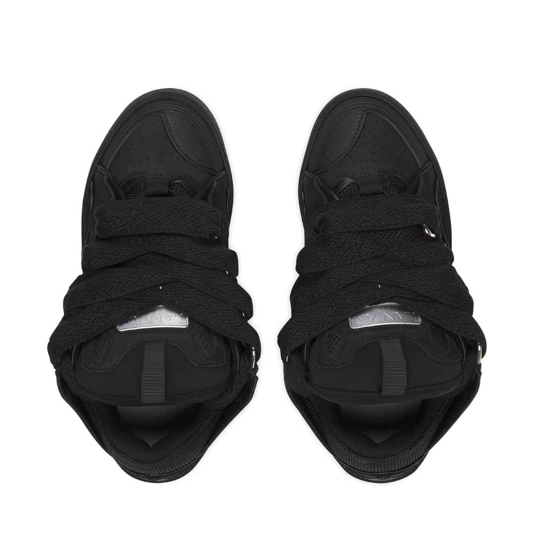 Curb Triple Black