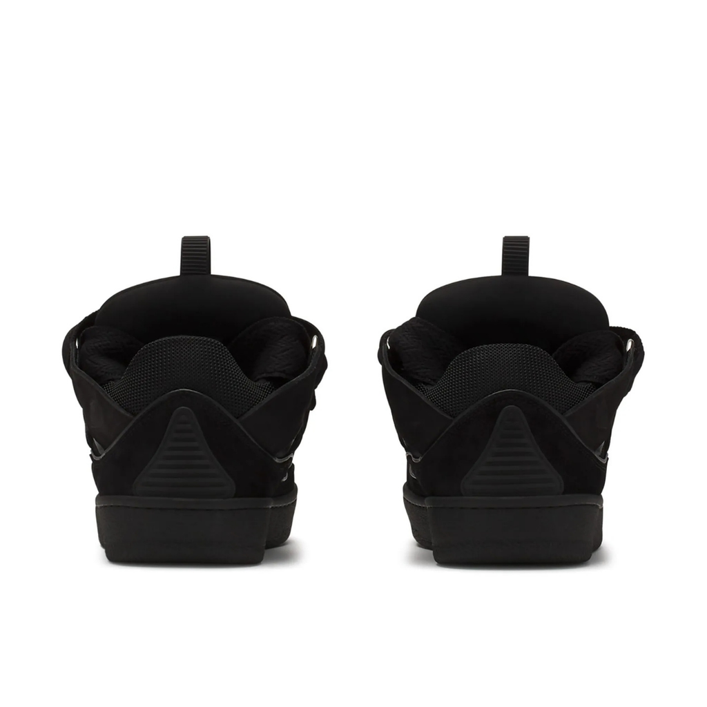 Curb Triple Black